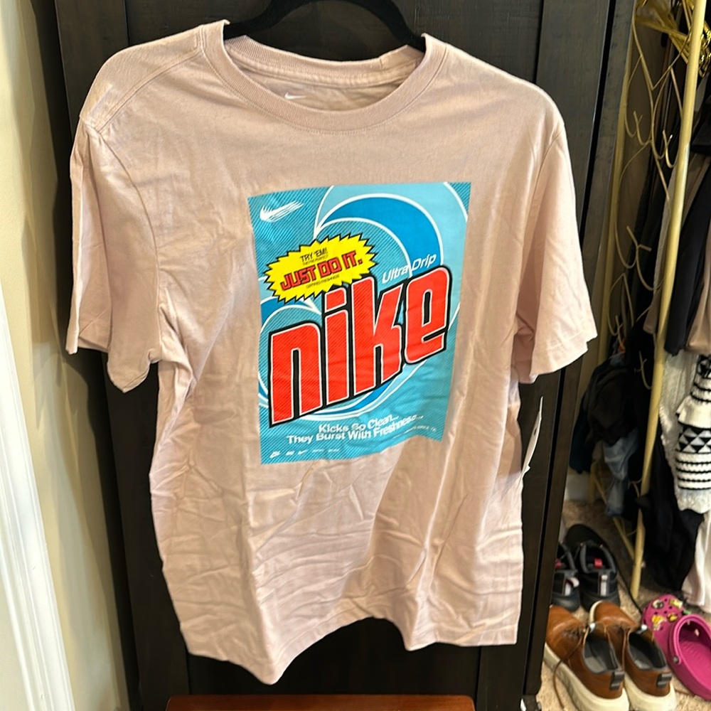 Nike Graphic Tee